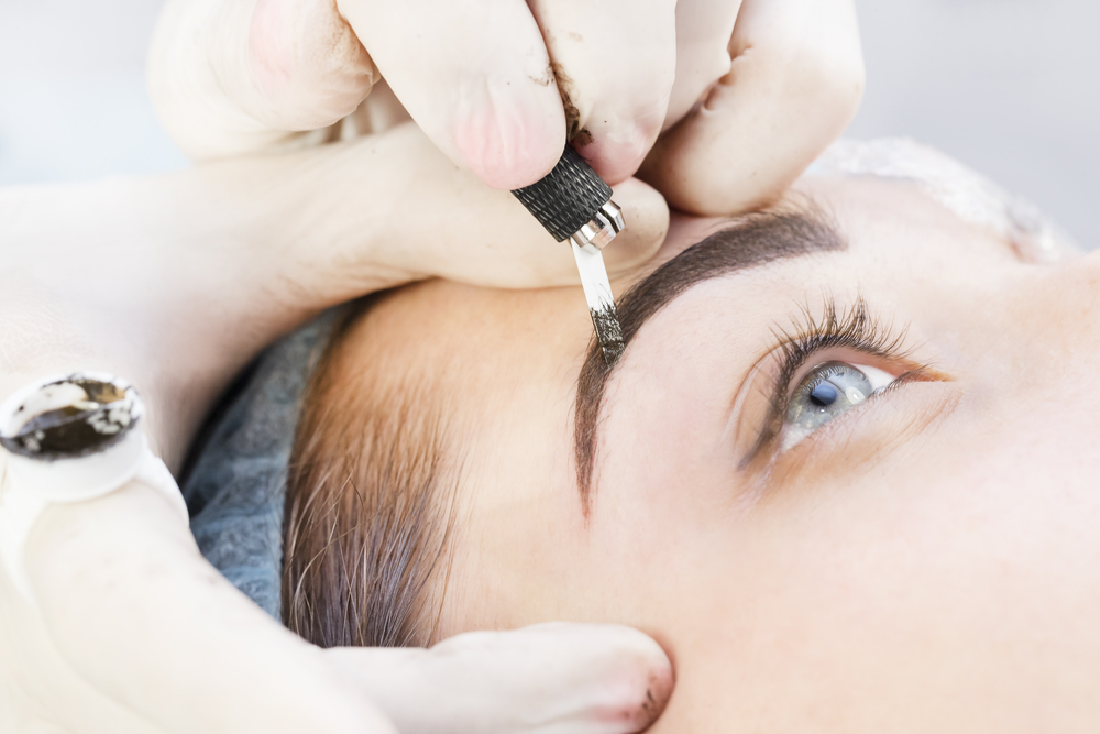 Microblading service on a model