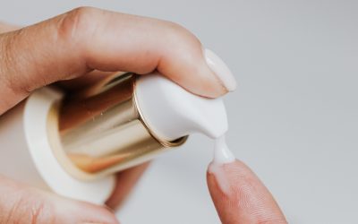 Do AHAs do the same thing as retinol?