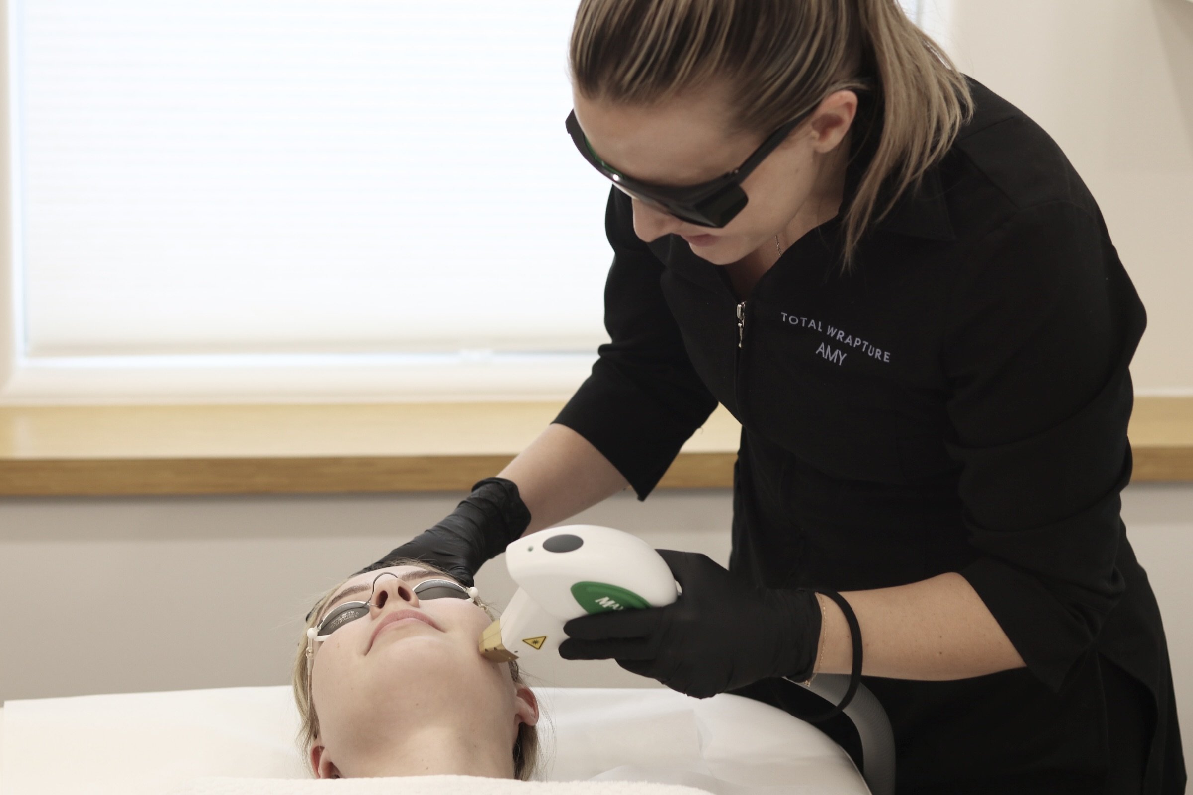 non-surgical facelift service